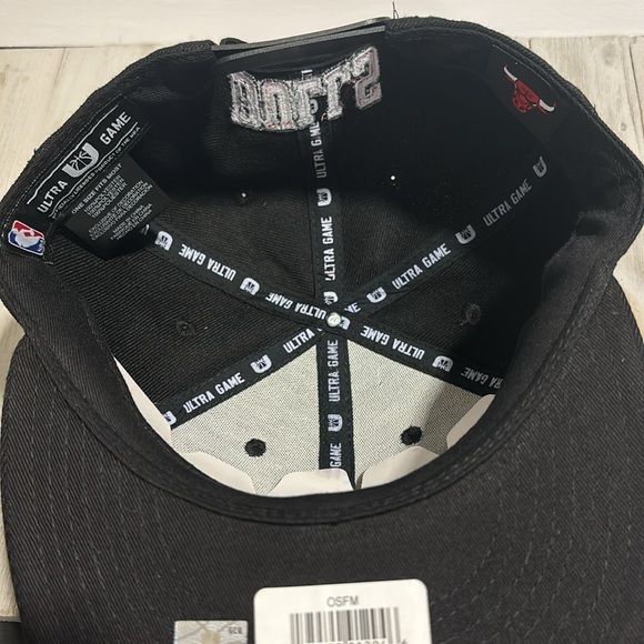 Ultra Game NBA Chicago Bulls Black Adjustable Snapback black cap / hat - Picture 4 of 6